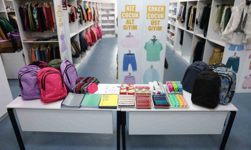 Öğrencilerin çantası belediyeden: kırtasiye ve günlük beslenme desteği