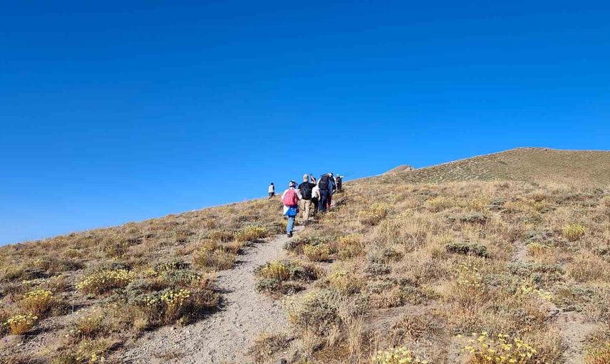 Doğa ve dayanışma: Nemrut Kalderası'nda 30 kilometrelik çanak yürüyüşü