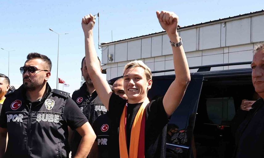 Özel uçakla İstanbul'a inen Sergei Batrakov, Galatasaray'da heyecan yarattı