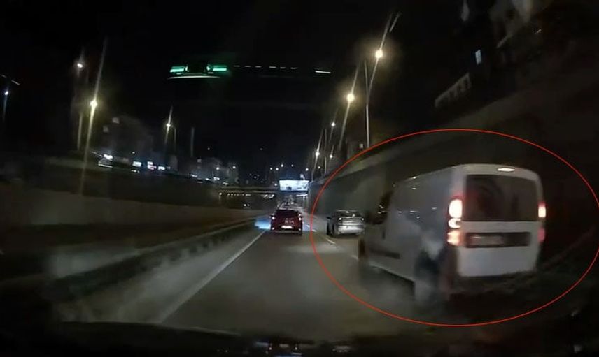 Bursa’da makas atan sürücünün tehlikeli hareketi araç kamerasına yansıdı