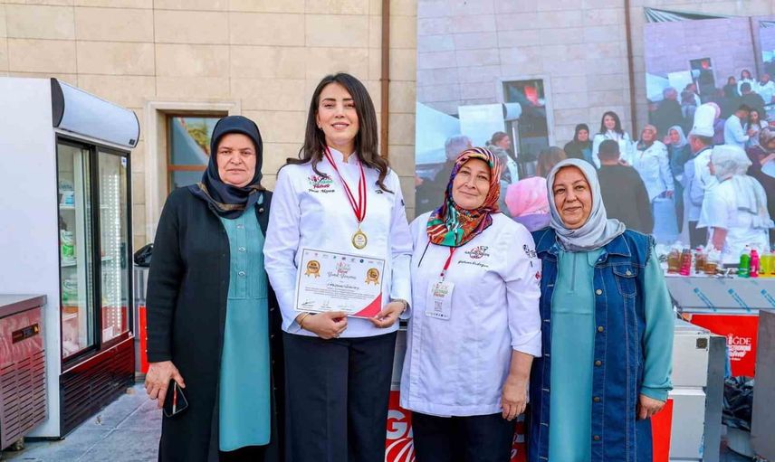 Niğde'de menemen yarışması festivalin dostluk ruhunu öne çıkardı