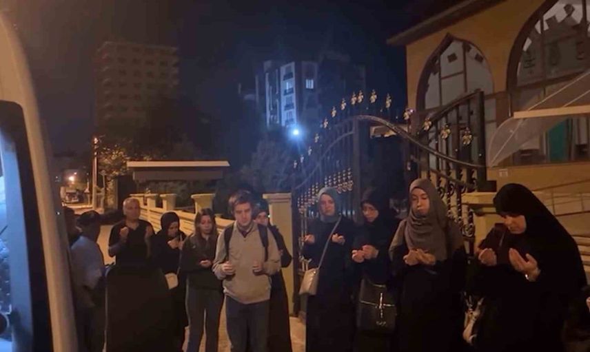 niğdeli gençler umre ödüllü yarışmanın ardından kutsal topraklara uğurlandı