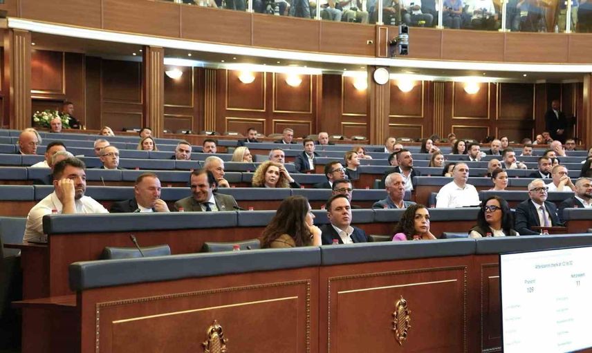 Kosova meclisinde başkanlık 62 oyla Haxhiu'ya