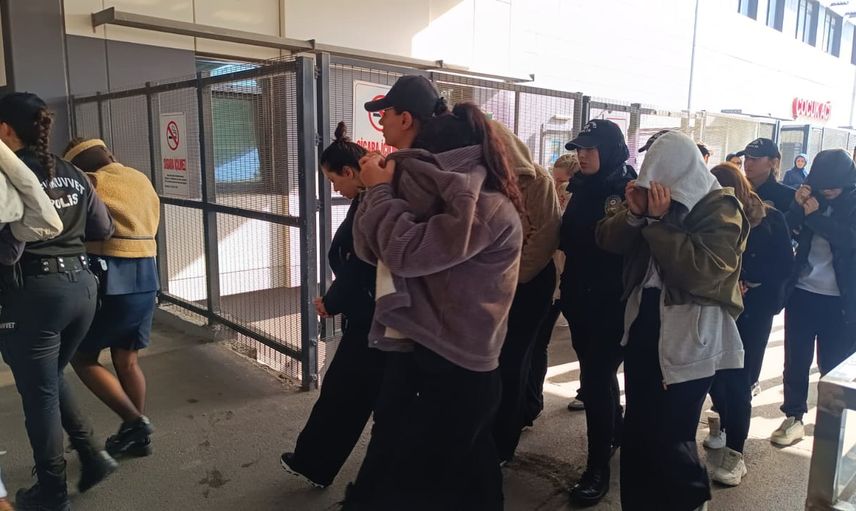 Yumurta ticareti iddiasıyla gözaltındaki 44 kişi sağlık kontrolünden geçirildi