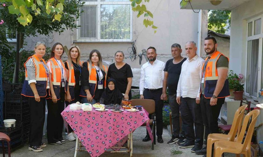 Samsun'da 85 yıllık bekleyiş sona erdi: Emine nine için ilk doğum günü sürprizi