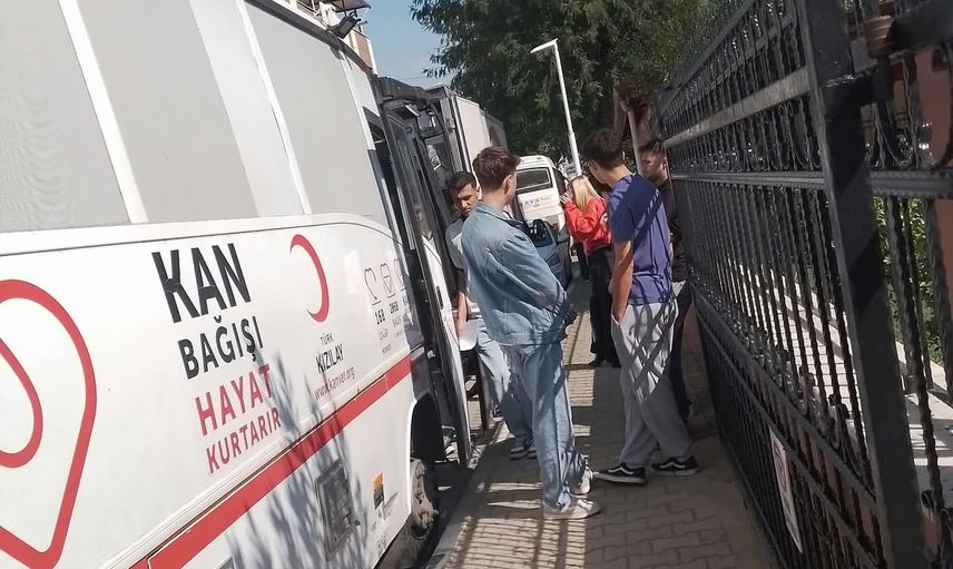 Sarıgöl gençleri kan bağışıyla hayatlara dokundu