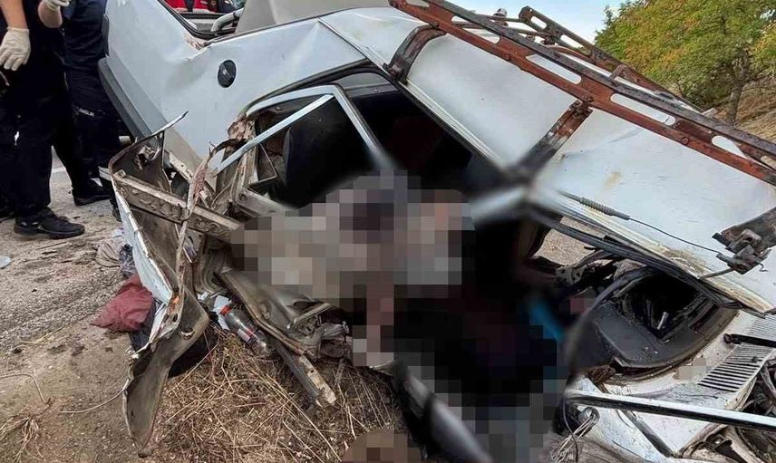 Sinop'ta Muratlı mevkisinde araçlar su kanalına devrildi: 1 ölü, 5 yaralı