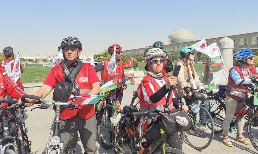 Bergamalı kadın Minab için yaklaşık 3 bin kilometre pedal çevirdi