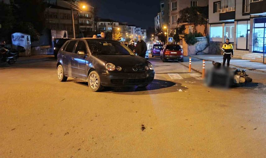 Bafra'da dönüş yapan aracın çarptığı kurye hastaneye kaldırıldı