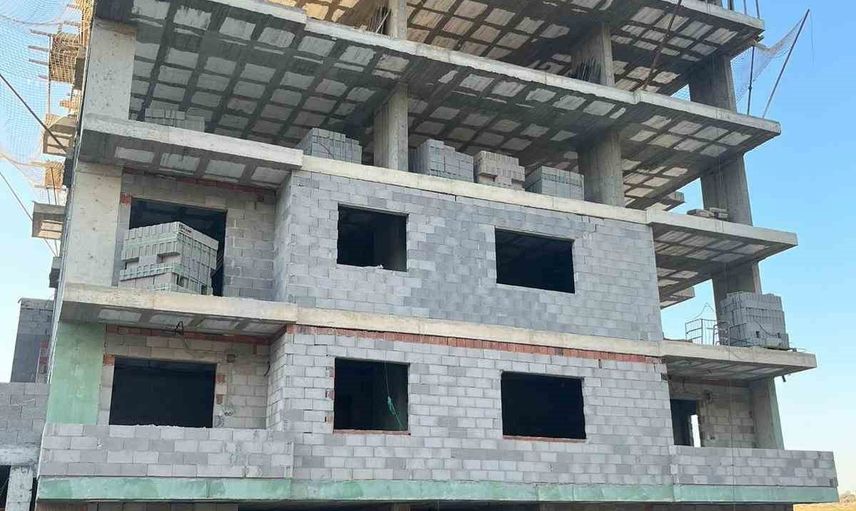 Tarsus'ta iki şantiyede düşme vakaları: 1 işçi hayatını kaybetti, 2 işçi yaralandı