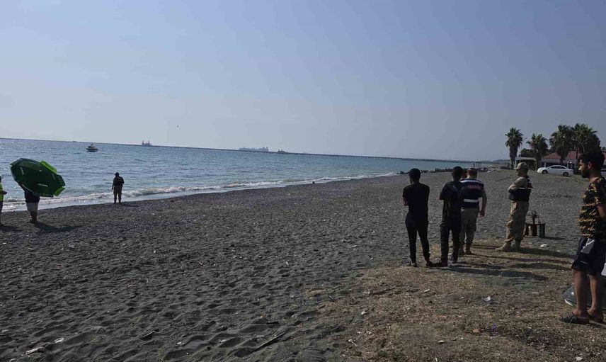 Hatay’da Yeşilköy sahilinde balıkçılar denizde hareketsiz kişi gördü, arama başlatıldı