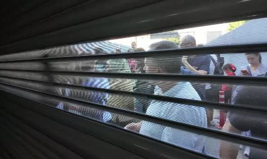 Sabahın ilk ışıklarıyla başlayan yarış: Yenibosna çadır günlerinde yoğun kuyruklar