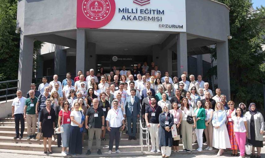 Maarif modeliyle mesleki eğitime yön veren eğitici eğitimi Erzurum'da tamamlandı