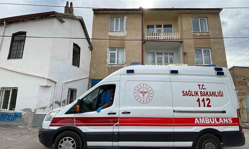 Karaman'da balkon kazası: 2 yaşındaki çocuk 6 metreden düştü