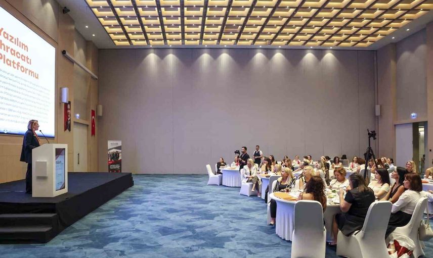 Antalya'da kararın merkezine kadınları koyma zamanı