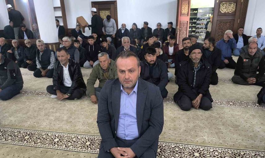 Başören köyünde yeni cami dualarla hizmete girdi