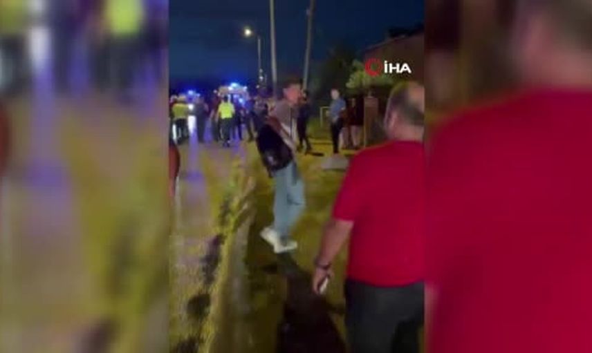 E-5'te yağış nedeniyle devrilen havalimanı servisi 18 kişiyi yaraladı