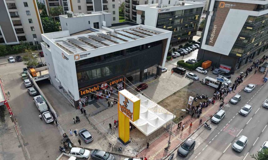 Denizli leblebisi Antalya'da uzun kuyruklara neden oldu
