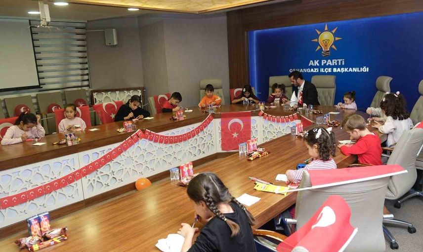 Minik ellerden şehit ailelerine anlamlı 29 Ekim armağanı