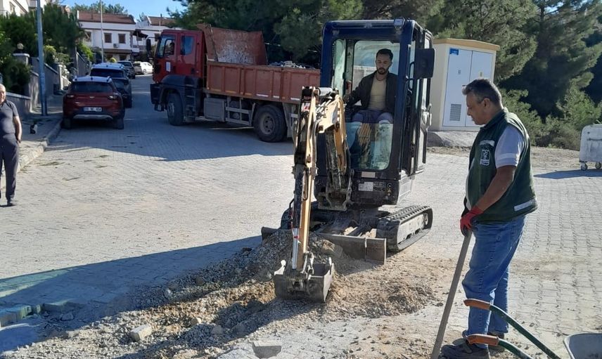 Kuşadası’nda üstyapı çalışmaları hız kazandı: 56 noktada onarım ve yenileme