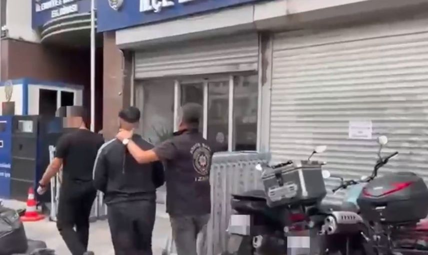 İzmir'de eş zamanlı şafak operasyonunda 184 aranan şahıs yakalandı