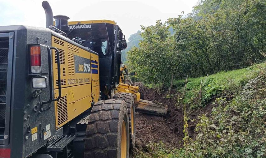 Hamamüstü ana yolunda beton V kanallarla su yönetimi güçlendiriliyor