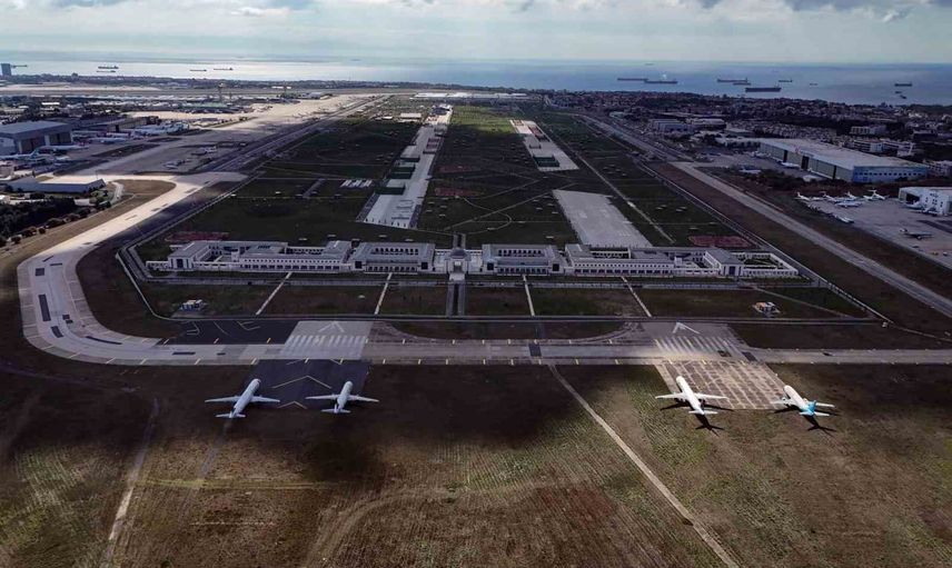 İflasın gölgesinde: Atatürk Havalimanı'nda Onur Air uçaklarının terk edilmiş hali