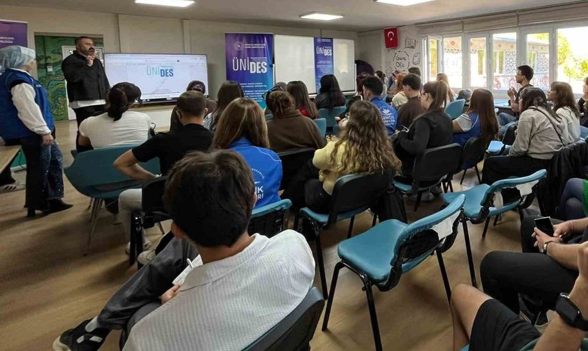 Gençlerin projelerine kapı aralandı: ÜNİDES tanıtımı Muğla'da