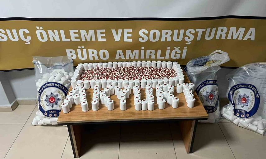 Akyurt’ta çuvalların içinden çıkan 24 bin 330 adet sentetik ecza