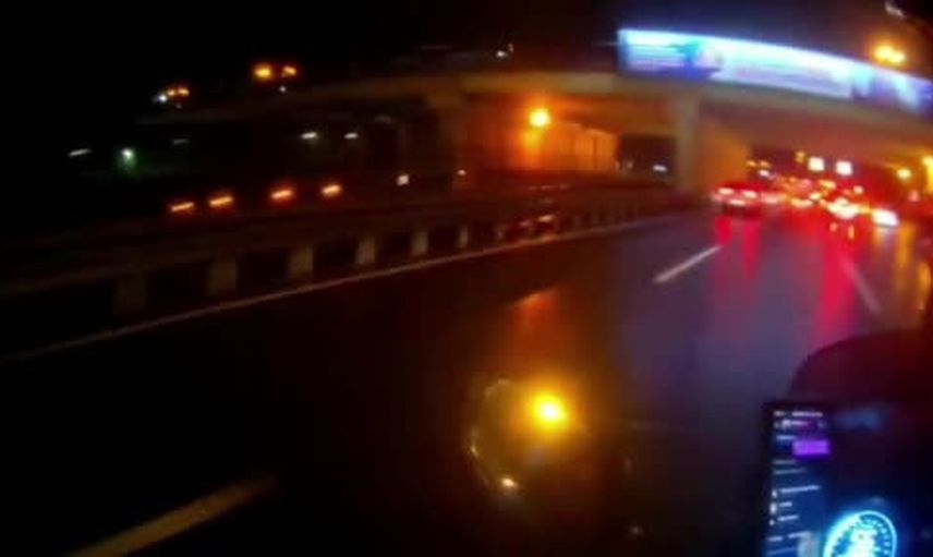 E-5 Avcılar'da kask kamerasına yansıyan motosiklet kazası
