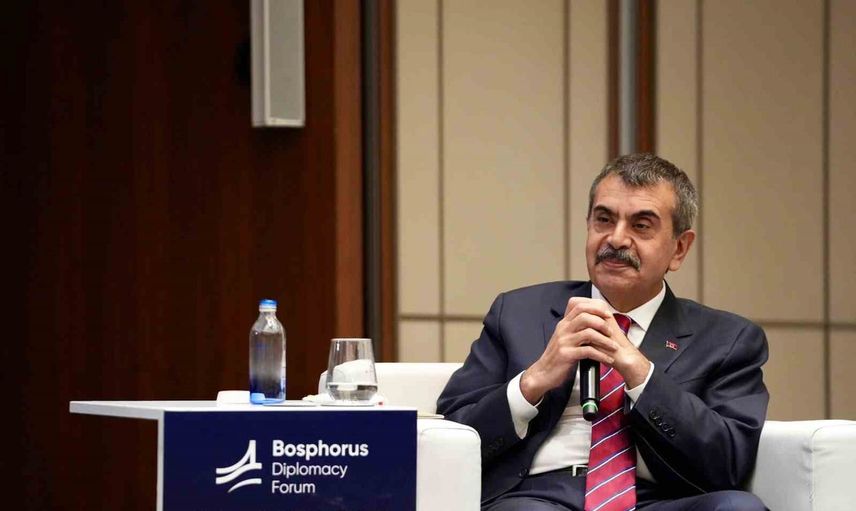 Bakan Tekin: Ramazan etkinliklerini hedef alan akademisyenlere suç duyurusuna çağrı
