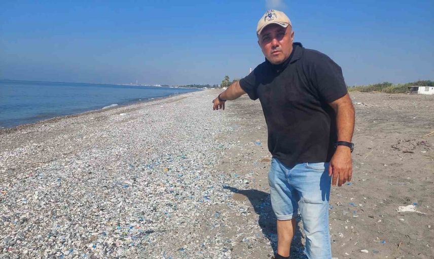 tarsus-kazanlı sahilinde plastik parçalarının yoğunluğu endişe yarattı