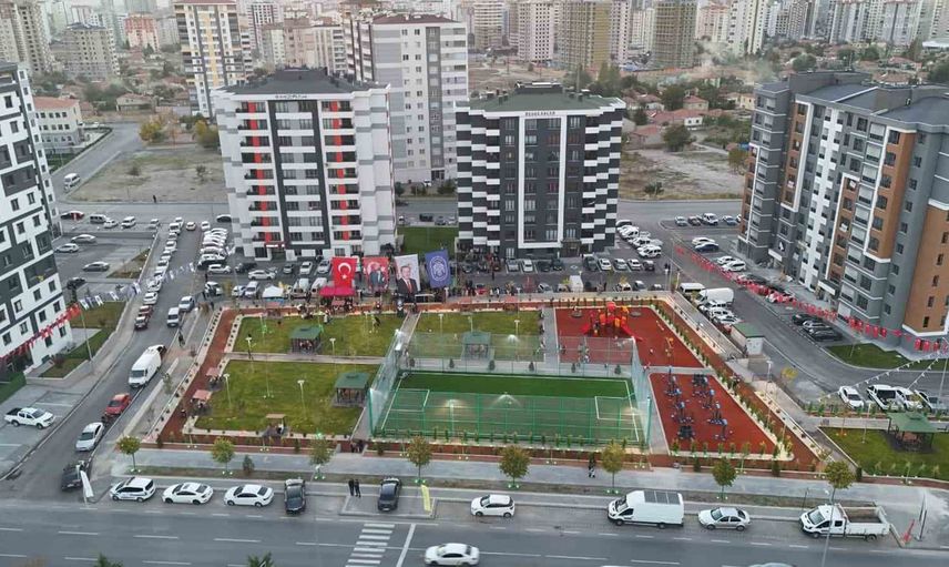 Melikgazi'de kentsel dönüşüm alanına Fırat Yılmaz Çakıroğlu parkı kazandırıldı