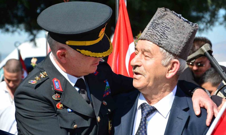 Çorum’da zafer coşkusunda şehitler için dualar yükseldi