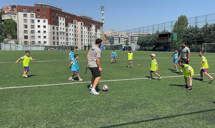 Kağıthane'de kış spor okulları için 23 branşlı yeni dönem kayıtları açıldı
