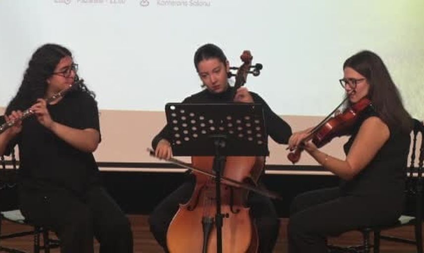 Kocaeli Sağlık ve Teknoloji Üniversitesi yeni akademik yılı yapay zekâ odaklı eğitimle açtı