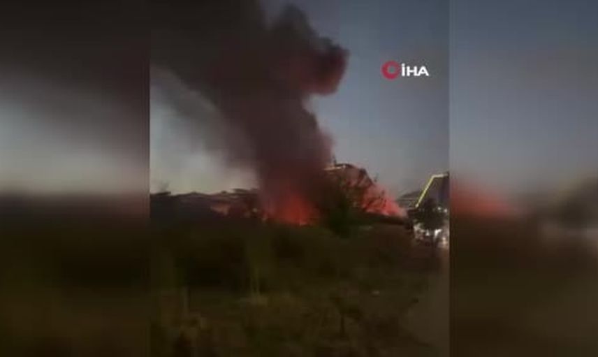 Alevler yükseldi, ekipler müdahale ediyor: Başakşehir Aymakoop sanayi sitesi'nde iş yeri yangını