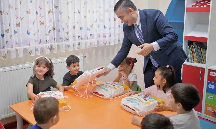 esenyurt’ta ilk ders zili: başkan vekili can aksoy öğrencilerle birlikteydi