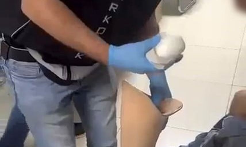 Protez bacağında 830 gram metamfetamin bulunan şüpheli yakalandı