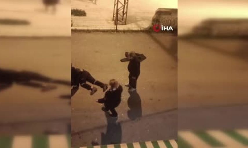 Kilimli'de boşanma tartışması kanlı bitti: eşini ve yardım eden genci vuran şüpheli tutuklandı