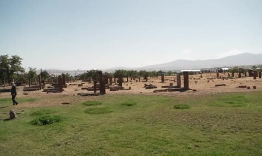 Ahlat’ta ecdat mirasına saygı: Erdoğan selçuklu kabristanını ziyaret etti