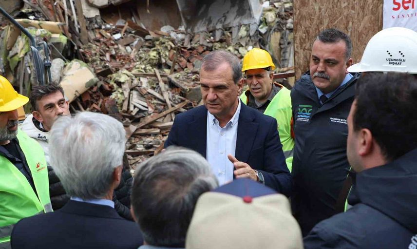 Büyükçekmece'de riskli iki blok yıkıldı, dönüşüm için adım atıldı
