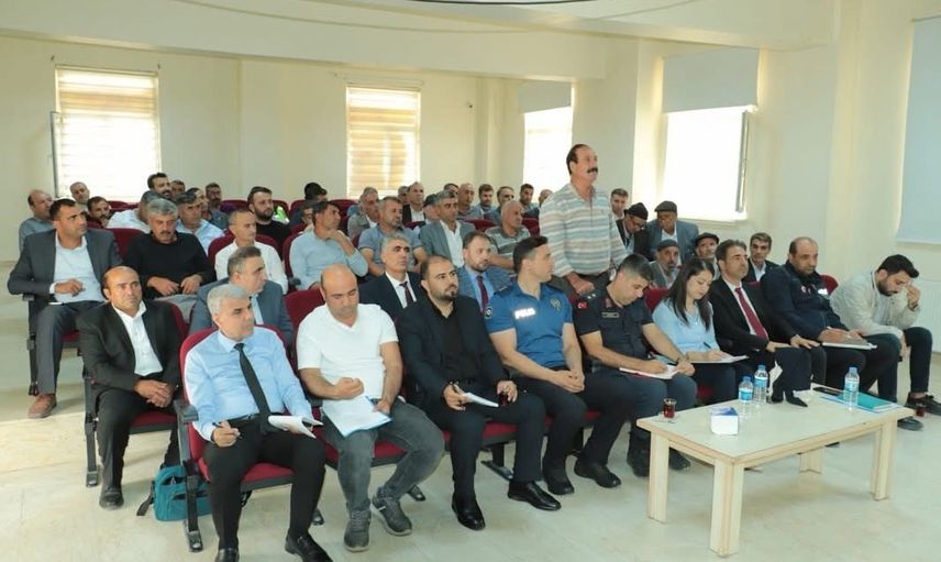 Çüngüş’te muhtarlar sorunları ve hizmetleri masaya yatırdı
