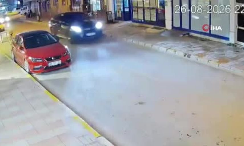 Market vitrinine giren otomobilin Afyonkarahisar görüntüleri ortaya çıktı