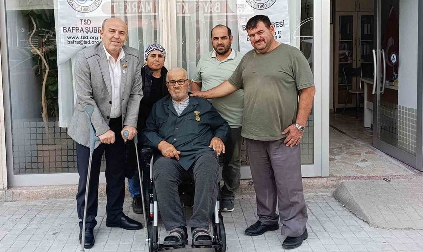 Bafra şubesinden şehit babasına akülü sandalye desteği