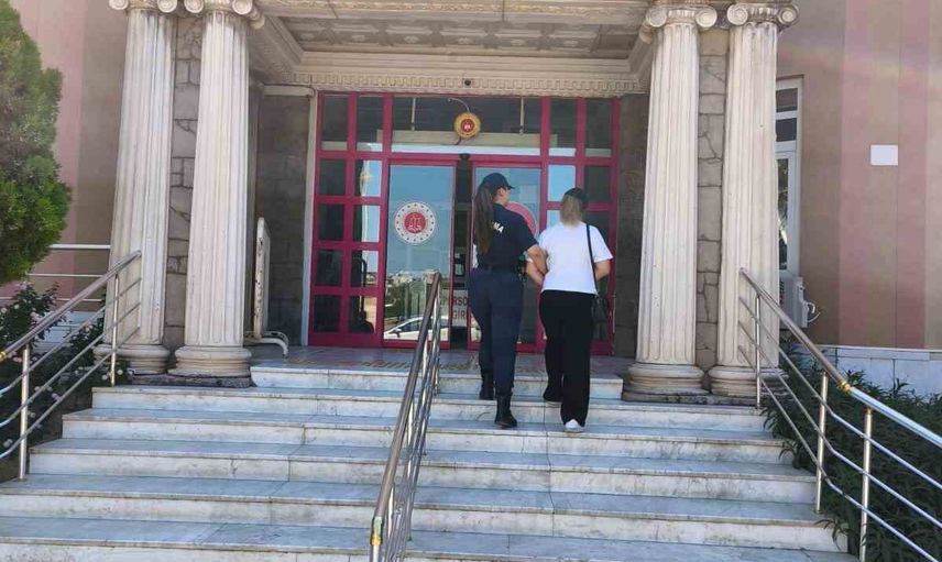 Jandarma Didim’de bina içi hırsızlıktan hükümlü şahsı yakaladı