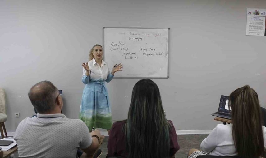 Mersin'de MERCEK ile turizmin ön bürosuna mesleki güç katılıyor