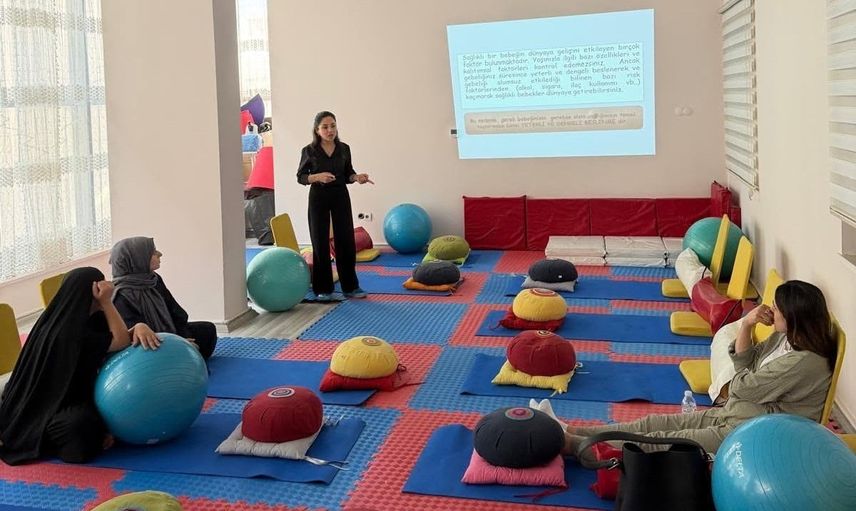 Gebe okulu Cizre'de: doğuma hazırlıkta bilgi, pratik ve psikolojik destek