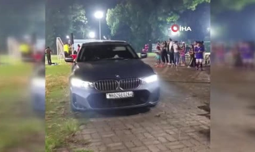 Tiger Shroff'un aracına silahlı saldırı: iki yaralı