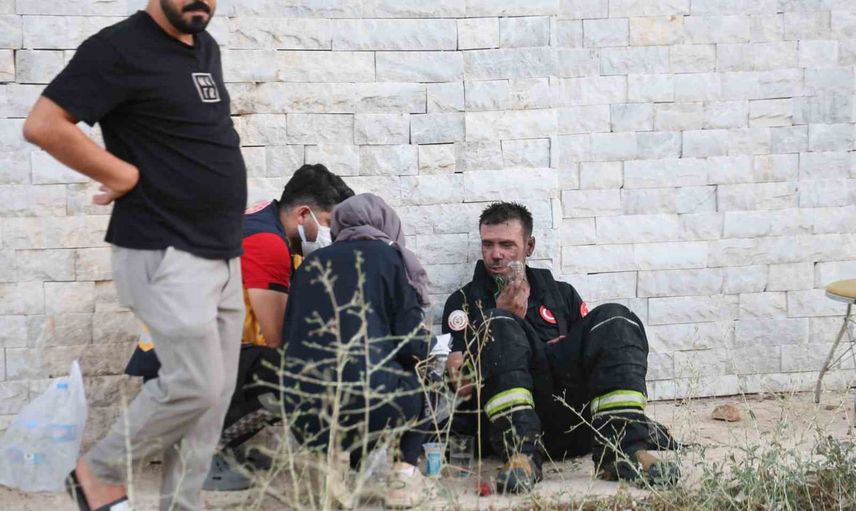Güneykent'te bodrumdan yükselen duman 16 kişinin merdivenle kurtarılmasına yol açtı